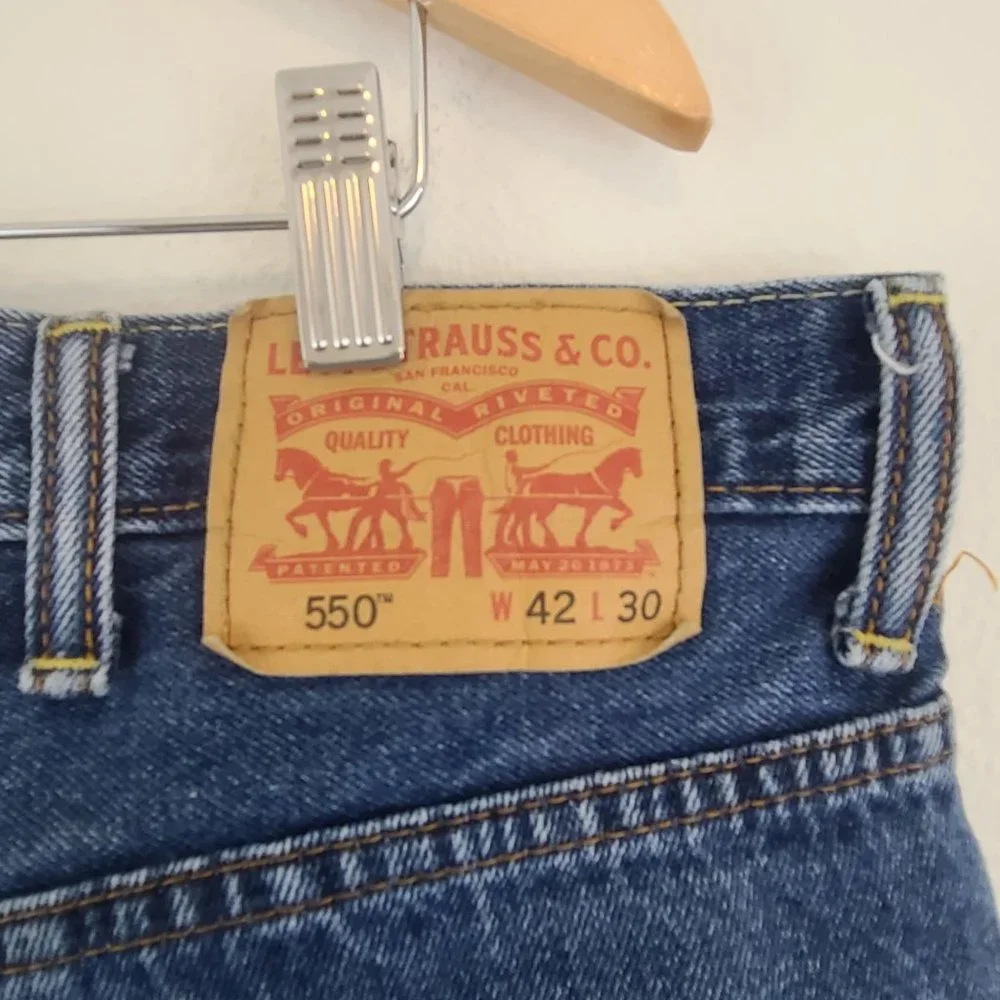 Levis Jeans Mens 42x30 Blue 550 Straight Leg Relaxed Fit Jeans Classic Work EUC - Picture 2 of 12